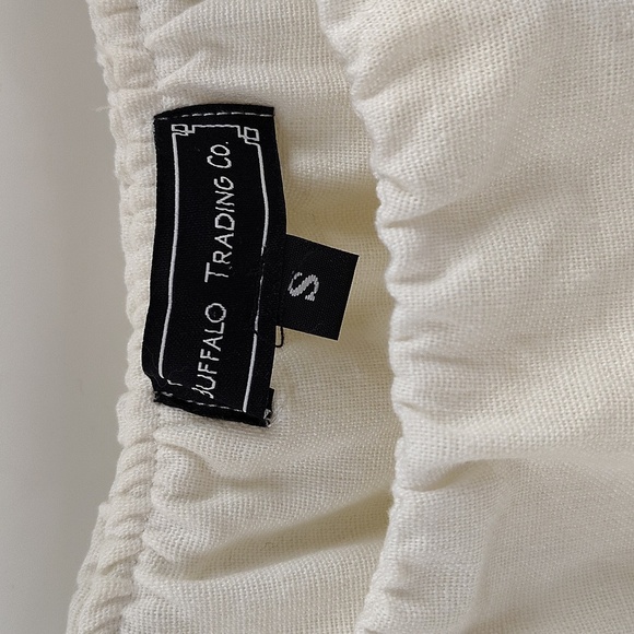 Buffalo Trading Co white cotton linen blend crop ruffle blouse size small - Picture 3 of 5